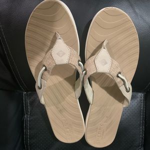 Sperry Tan Sandals!